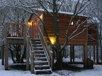 Treehouse in snow Treehouse in snow